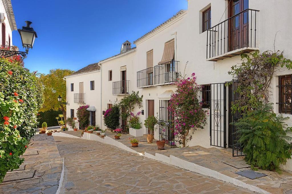 En- Cozy Andalusian Style Townhouse In *