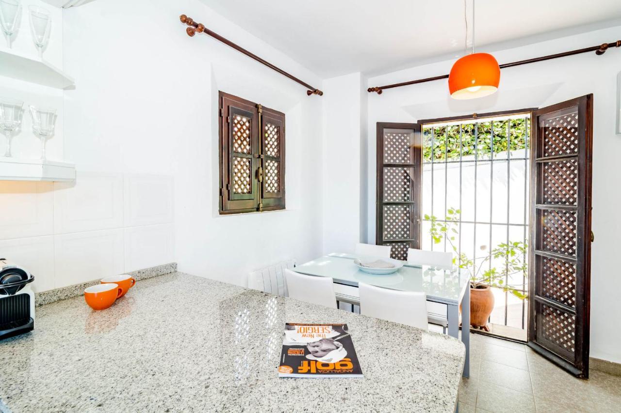 En- Cozy Andalusian Style Townhouse In Marbella