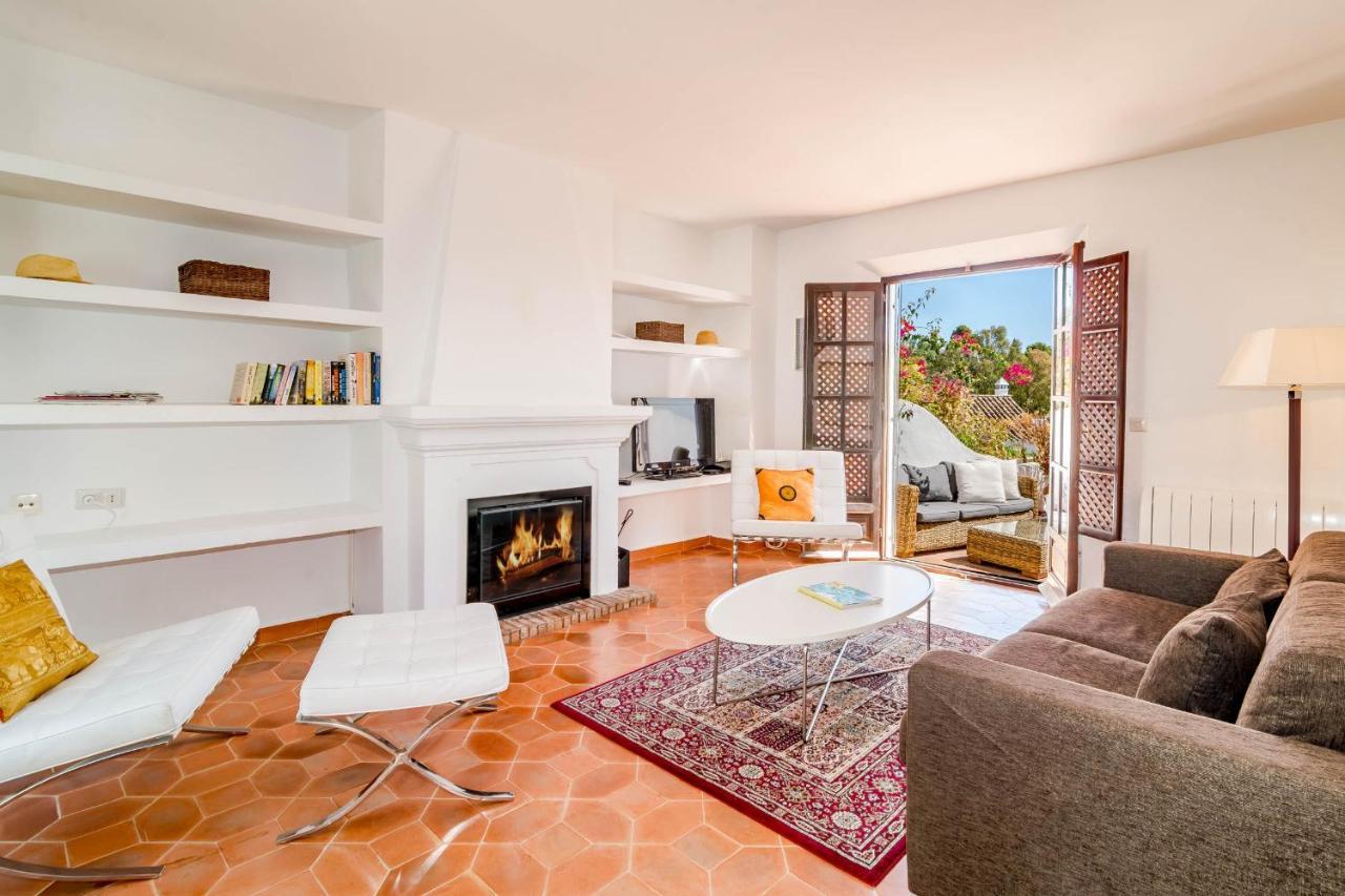 En- Cozy Andalusian Style Townhouse In Сasa de vacaciones *