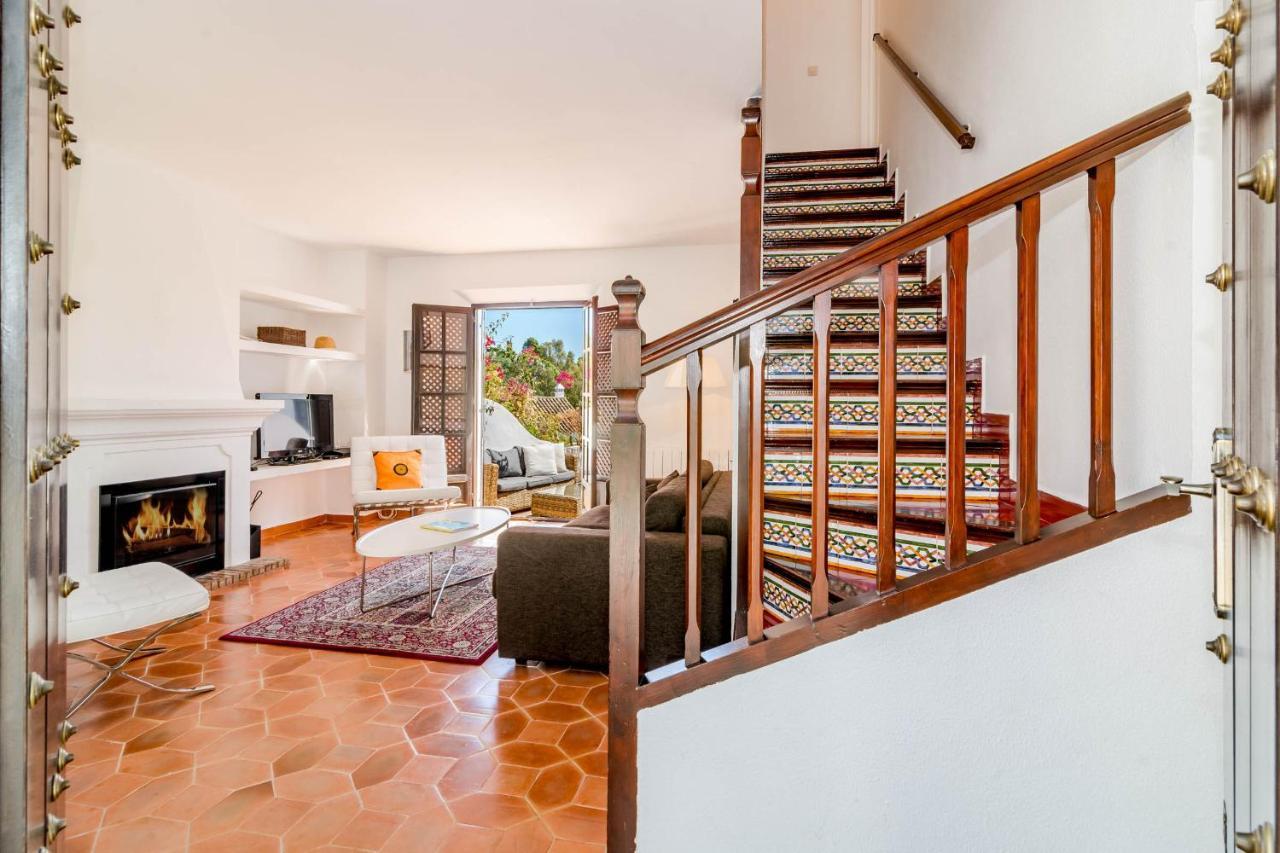 En- Cozy Andalusian Style Townhouse In Сasa de vacaciones