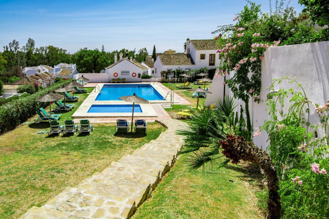 En- Cozy Andalusian Style Townhouse In Сasa de vacaciones Marbella