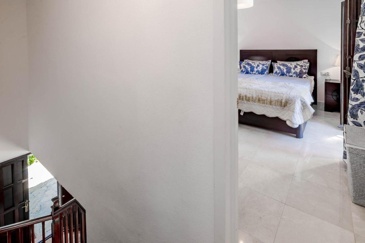 En- Cozy Andalusian Style Townhouse In Marbella