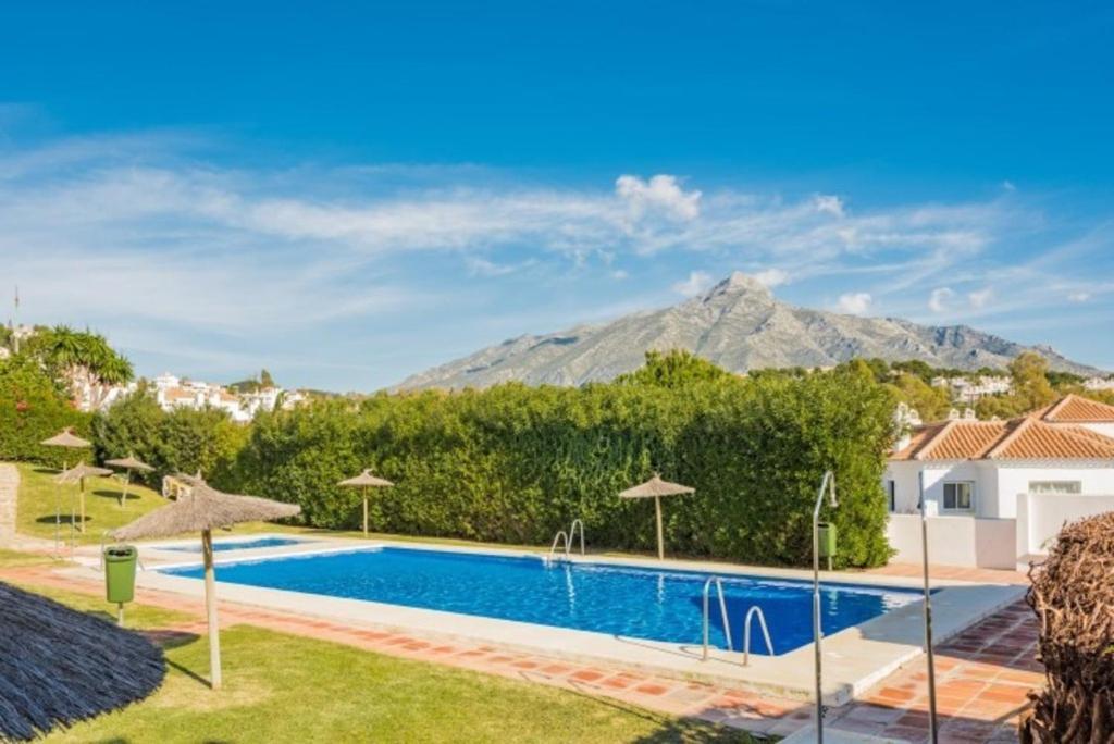 Сasa de vacaciones En- Cozy Andalusian Style Townhouse In Marbella