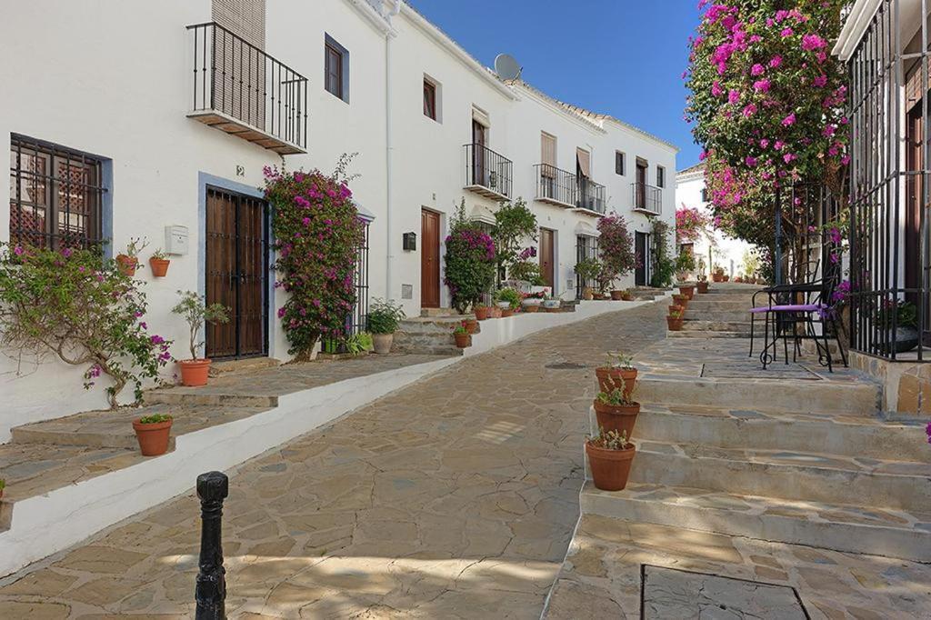 Сasa de vacaciones En- Cozy Andalusian Style Townhouse In Marbella